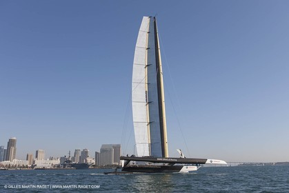 19 11 2009 - San Diego (USA, CA) - 33rd America's Cup - BMW ORACLE Racing - Wing trials, Day 6
