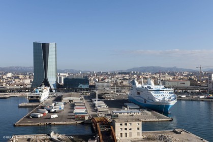 14 01 2012 - Marseille (FRA,13) - Compagnie La Méridionale - le Piana devant Marseille et les Calanques