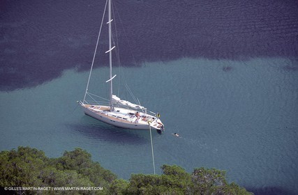 Cruising monohull mooring