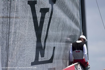 23 01 2009 - Auckland (NZL) - Louis Vuitton Pacific Series - BMW ORACLE Racing - Tuning up onboard Emirates Team New Zealand yacht