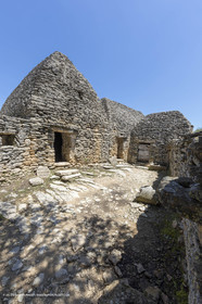 1 6 2018, Gordes (FRA,84) Le village des Bories