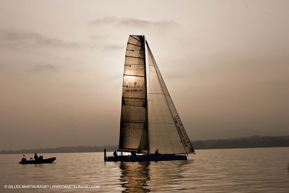 09 10 2010 - Morges (SUI) - L'Hydroptère.CH - 1st sail