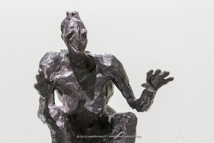 02 05 2023, Paris (FRA), oeuvre de Germaine Richier, Exposition Centre Pompidou 2023, La Sauterelle, petite, 1944, Bronze patiné foncé, Epreuve Ville de Mudaison, Fondeur : L. Thinot, Paris, 25 x 23 x 33 cm, Mairie de Mudaison, Mudaison