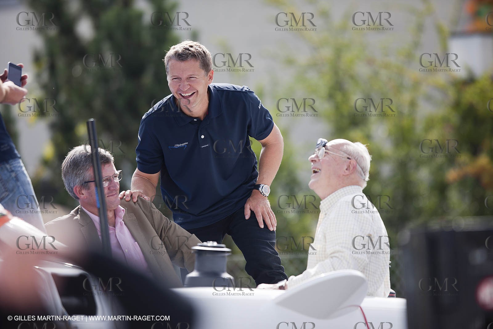 08 10 10 - St Sulpice (SUI) - Hydroptere.ch touches water