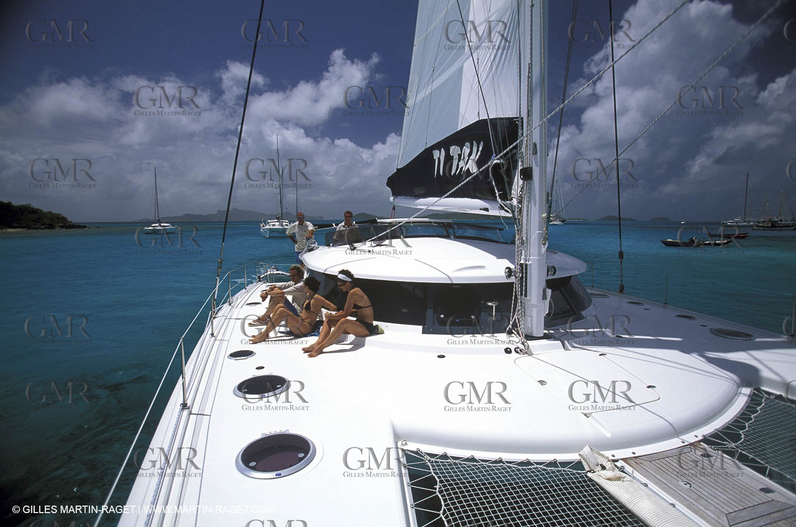 Cruising - People - Doing nothing