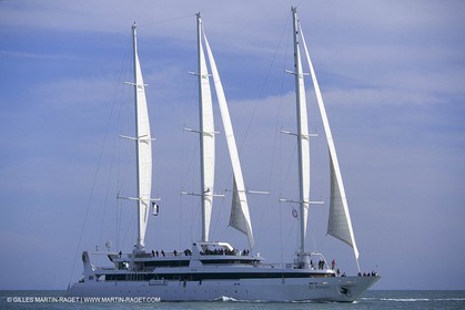 Paquebots, liners, cruise ships