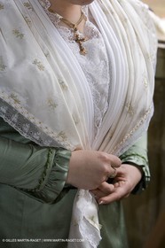 04 03 2007 - Arles - Queen of Arles and her assistants - winter costume trials