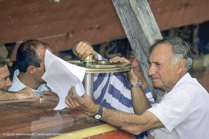 Bateaux à moteur, canots d'époque, Construction de la répolique de Sagitta au chantier Trapani (Cassis, FRA,13)
