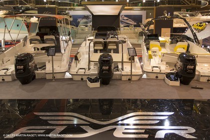 10 12 2013 - Paris (FRA,75) -Paris Boat Show - Beneteau booth