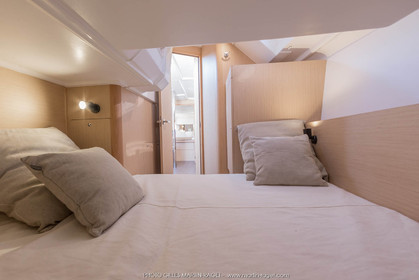 04 07 3017; Les EMbiez (FRA; 83) - Chantier Beneteau; Oceanis 38.1