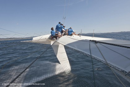 Samedi 5 septembre 2009 - Hyères (FRA, 83) - L'Hydroptère bat le record du monde de vitesse avec un run à 51,36 knts (sous réserve de ratification par le WSSRC)