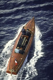 Bateaux à moteur, canots d'époque, Construction de la répolique de Sagitta au chantier Trapani (Cassis, FRA,13)