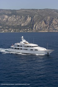 28 07 2007 - St Jean Cap Ferrat - SuperYachts - Motor Yachts - Hampshire