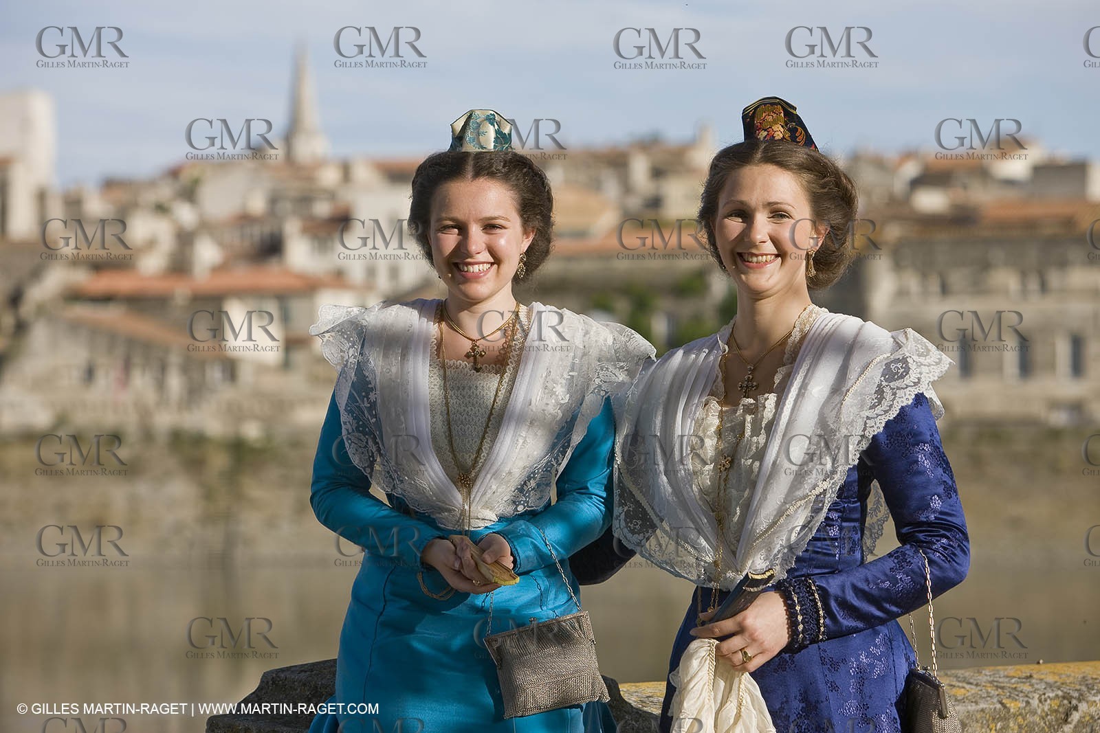 17 juin 2008 - Arles (Fra,13) - two queen if Arles, Caroline Serre et Nathalie Chay
