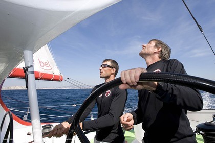 20 09 2007 - Marseille (FRA, 13) - Monos IMOCA - GROUPE BEL (Kito de Pavant) - Premières navigations - A bord avec Kito de Pavant et Sébastien Col