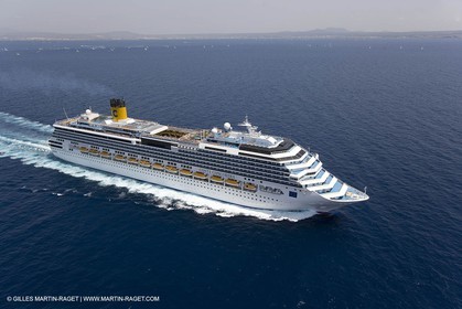 01 08 2007, Palma de Mallorca (Spain), Costa Concordia leaving Palma