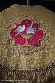 04 02 2013 - Marseille(FRA,13), Notre Dame de la Garde, Vêtements liturgiques