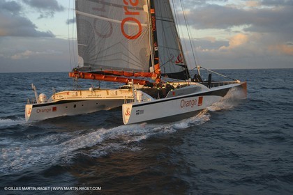 Orange II - 2004 Jules Verne Trophy - Ouessant - first starting line crossing