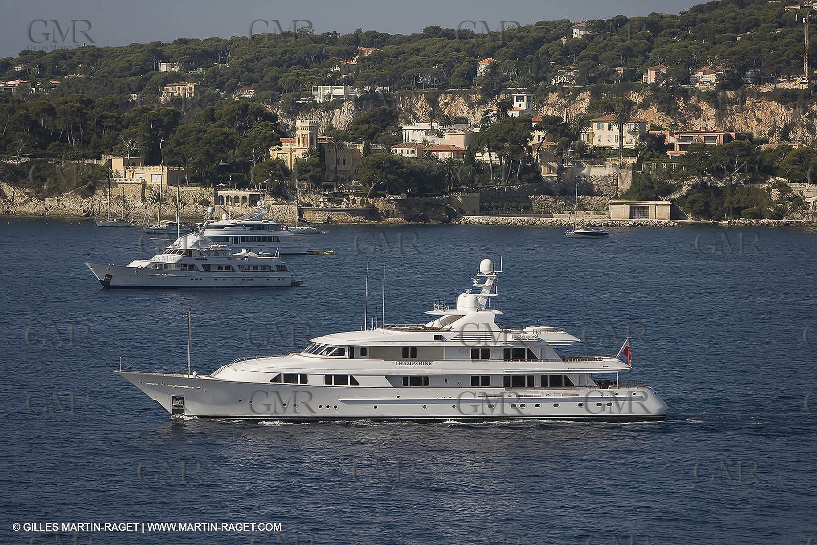 28 07 2007 - St Jean Cap Ferrat - SuperYachts - Motor Yachts - Hampshire