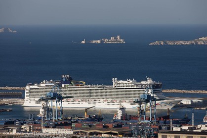 09 06 2012 - Marseille (FRA,13) - La Joliette northern harbor
