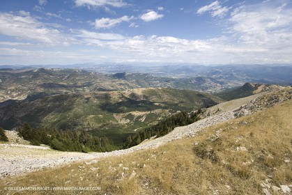 19 08 07 - Higher Provence, landscapes as seen from top of Mount Lure (FRA, 04)
