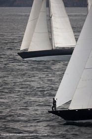 19 05 2010- Sein - (FRA,56)  -  Pen Duick III et Pen Duick VI dans le raz de Sein