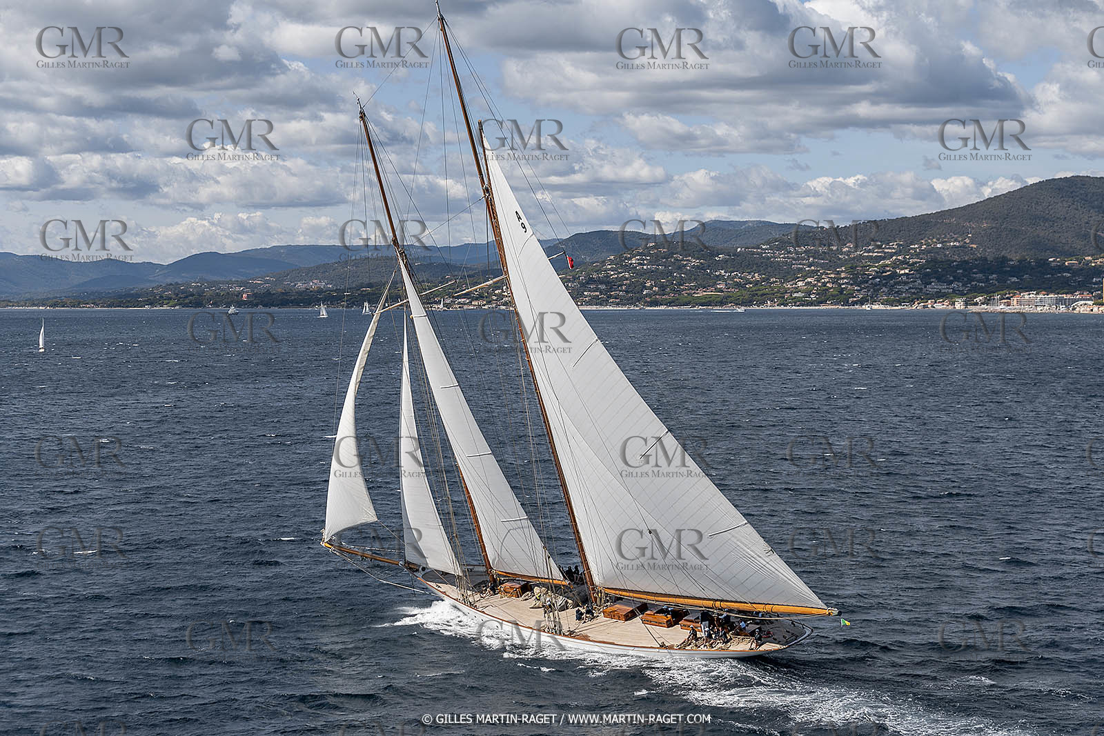 28 09 2022? Saint-Tropez,(FRA,83), Les Voiles de Saint-Tropez 2022 Régate N° 2 poup les modernes, navigation libre pour les grandes goélettes