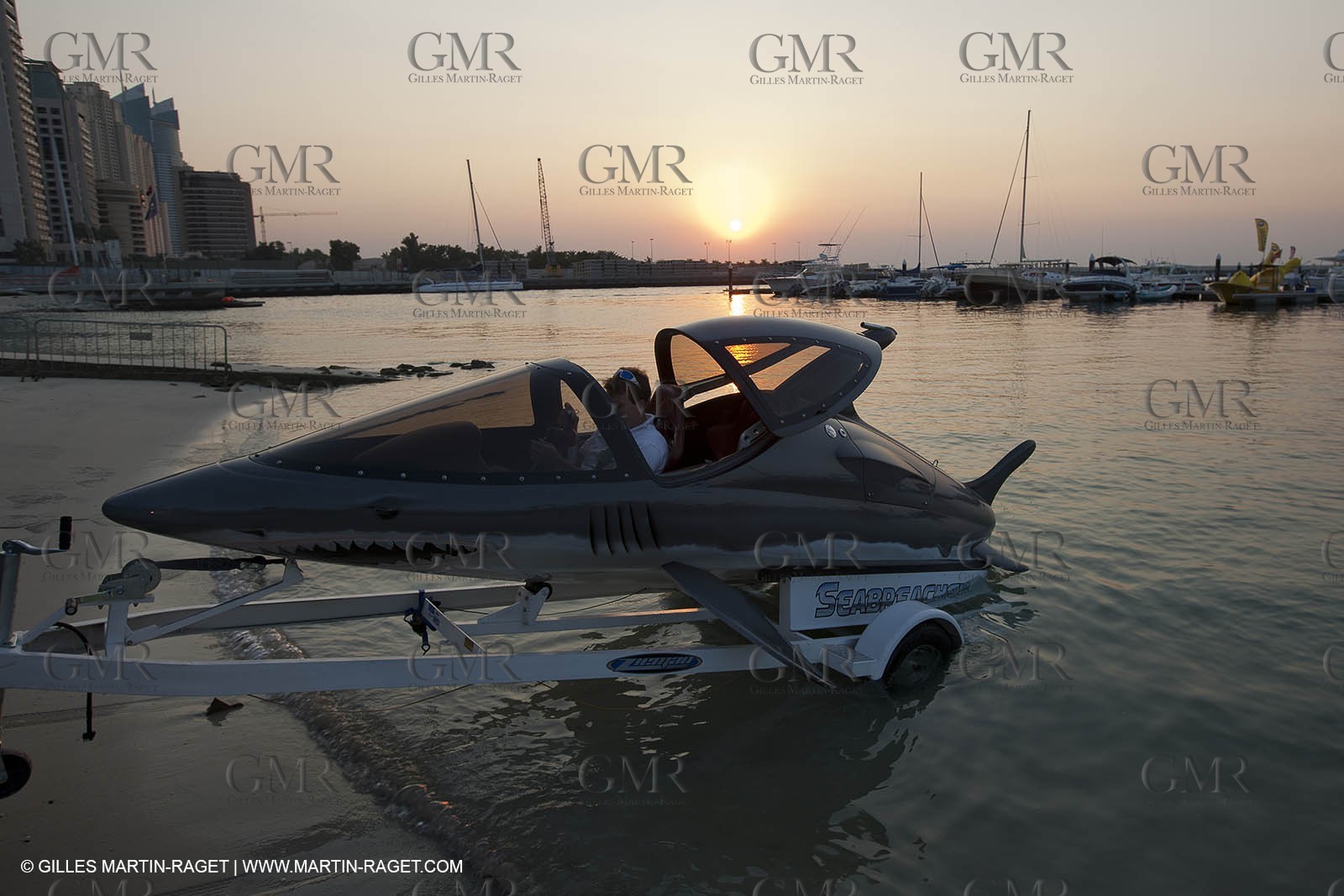 21 11 2010 - Dubai (UAE) - Dubai Louis Vuitton Trophy -  Round 2 - BMW ORACLE Racing