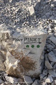 30 04 2009 - Marseille (FRA, 13) - Les Calanques - At the summit of Mount Puget