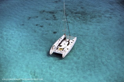 Multicoque au mouillage