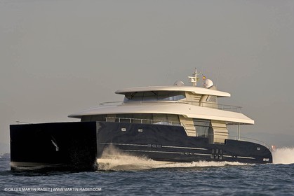 11 06 2007 - Valencia (Spain) - Bradley, super yacht catamaran dessiné par Gilles Vaton et construit par H2X à la Ciotat (France)