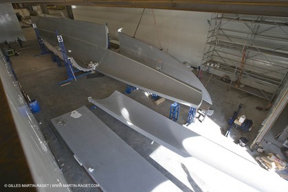 22 01 2008 - La Ciotat (FRA, 13) - Construction du catamaran de croisière Nahema au chantier H2X - Assemblage du moule de coque