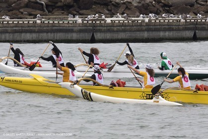 10 08 2013 - San Francisco (USA,CA) - 34th America's Cup - AC Open - Outrigger Canoe Races et Hula Danceperformance at Marina Green Village