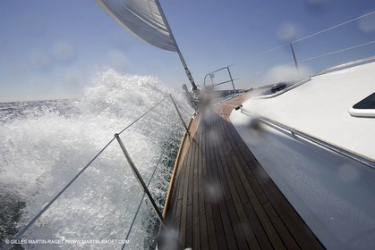 Crusing monohull sailing
