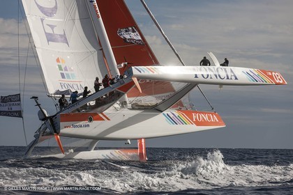 27 09 2012 - Marseille (FRA,13) - Alpari World Match Race Tour - Match Race France 2012 - Day 3 - Quarter finals - Matc Racing specialists sail on Foncia