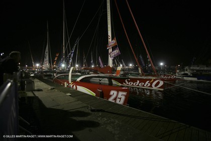 27 10 2006 - Saint Malo (FRA) - Route du Rhum 2006 - Dock ambiances