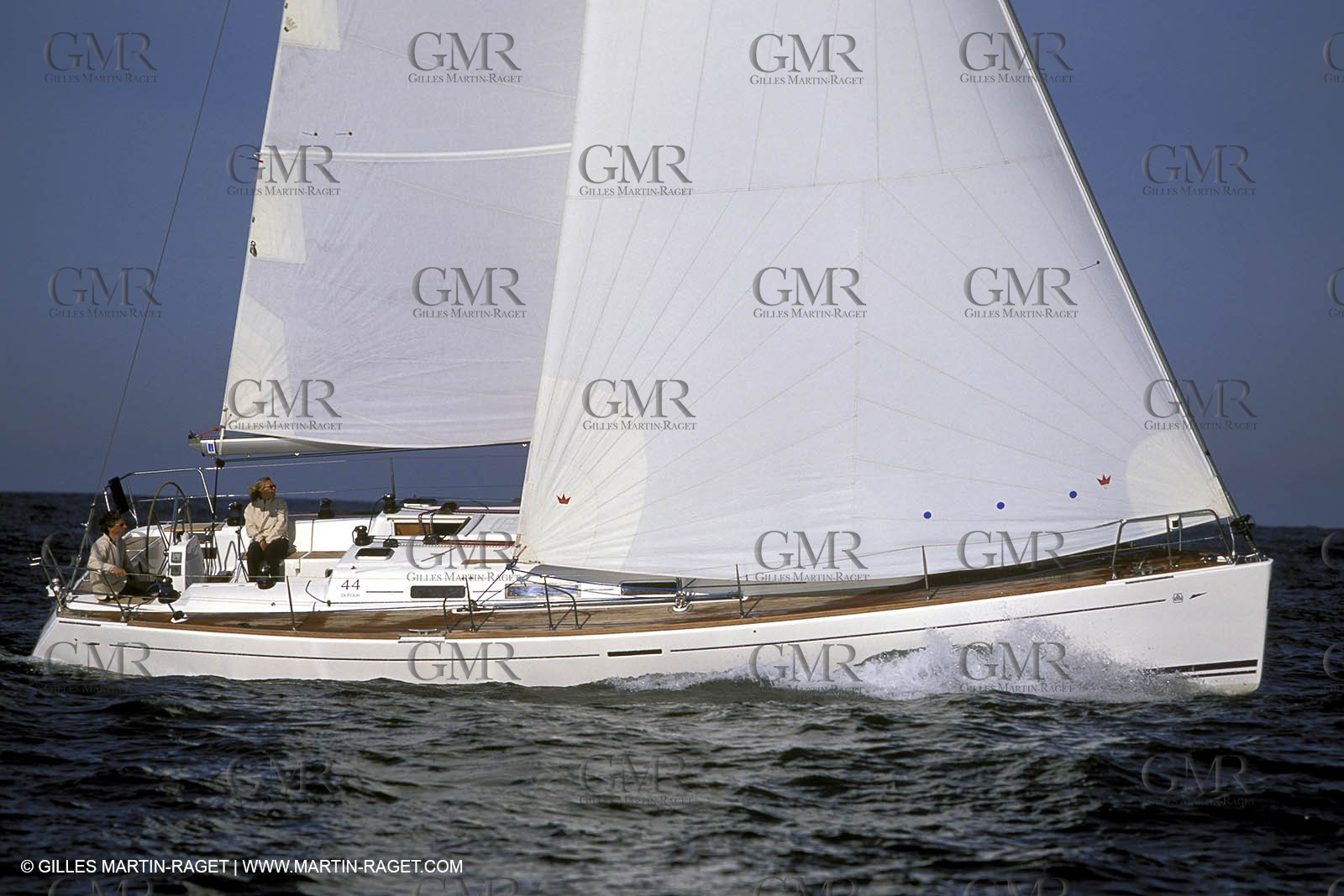 Crusing monohull sailing