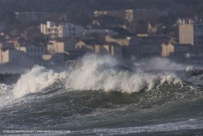 14 03 13 - Marseille (FRA) - Tempête de Mistral