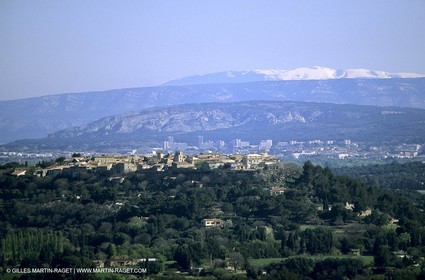 Alpilles hills - Mount Ventoux