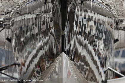 18 04 2012 - La Ciotat (FRA,13) - L'Hydroptère en préparation - Présentation du  nouvele équipage