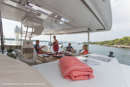 12 09 2016, Cannes (FRA,06), Chantier Fountaine-Pajot, Helia 44