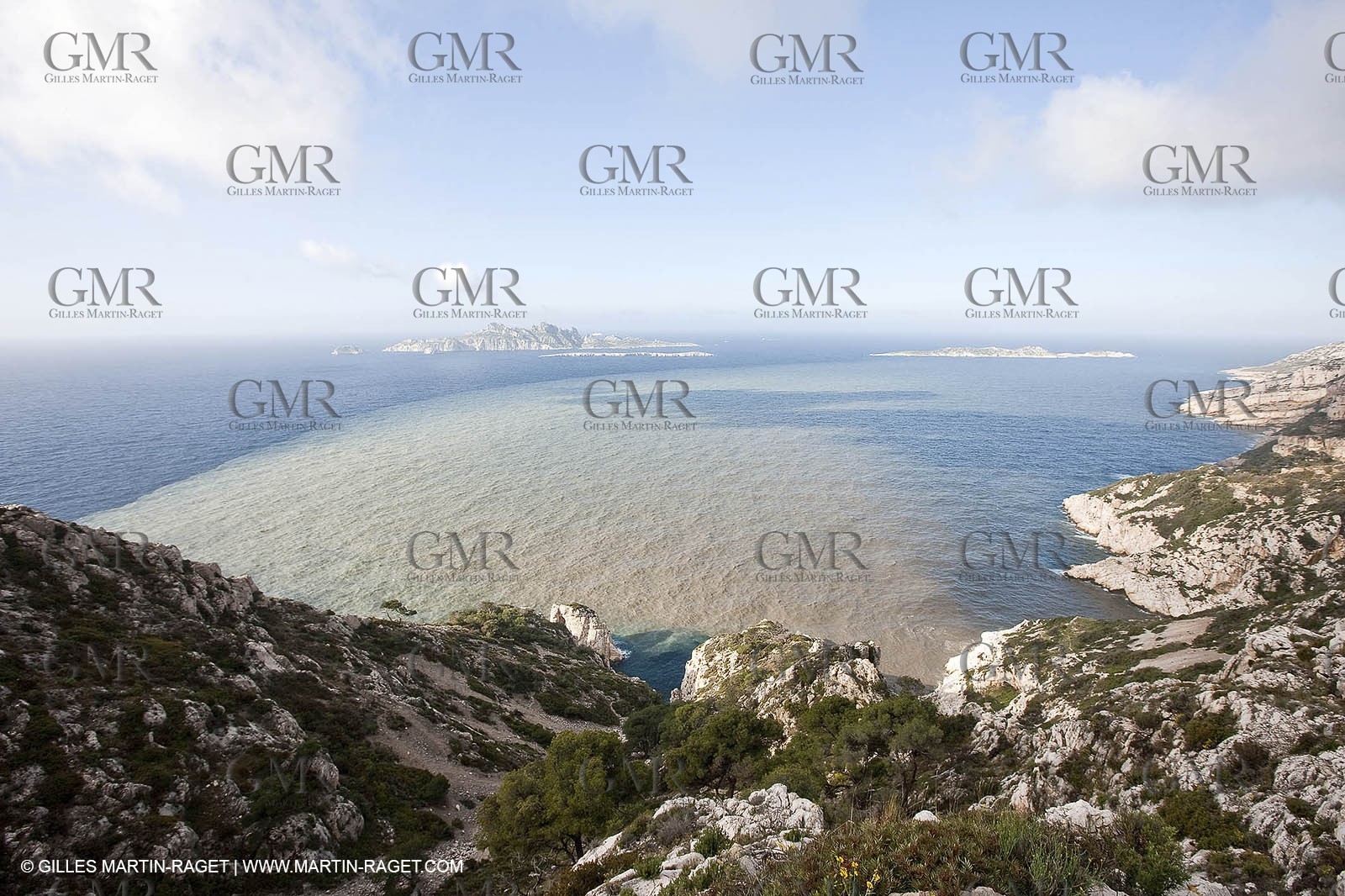 16 04 2009 - Marseille (FRA, 13) - Les Calanques - Cortiou rejections after after stormy weather over Marseilles