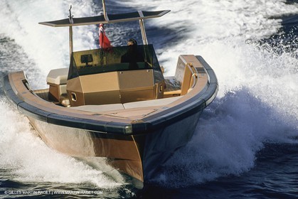 Powerboating, super Yachts