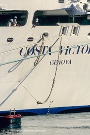 Monde maritime, opérations porturaires, ports, manoeuvres, marine world, harbour operations, maritime shipping,