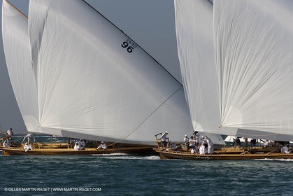 20 11 2010 - Dubai (UAE) - Dubai Louis Vuitton Trophy - Traditionnal dhow races for competing teams