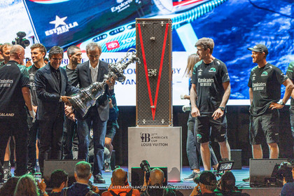 19 10 2024, Barcelona (ESP), Louis Vuitton 37th America's Cup, Final Match, Race Day 6 , Prizegiving