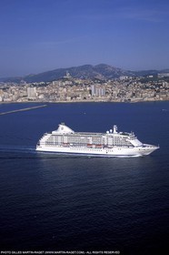 Marseille - Cruising ships