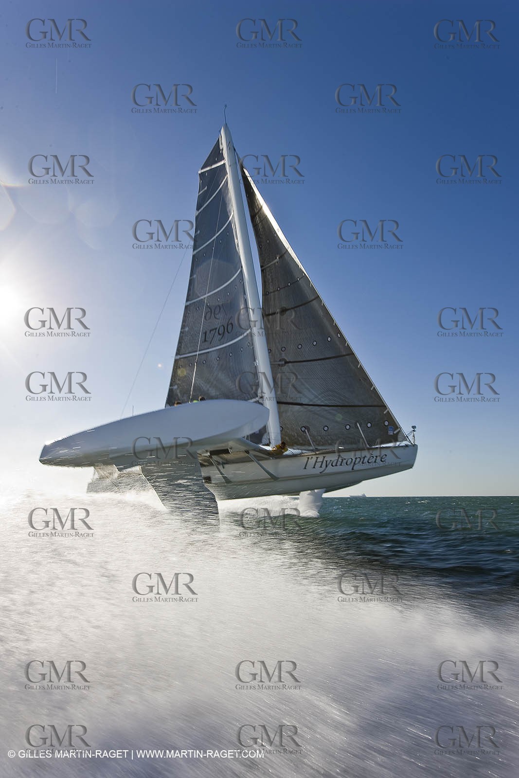 07 04 08 - France - Port Saint Louis du Rhone - Hydroptere - Training