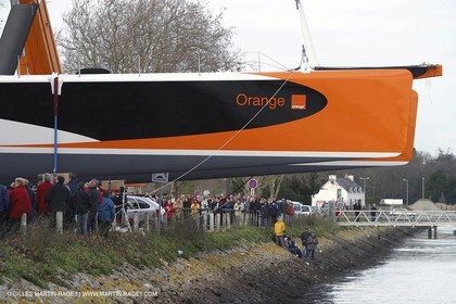 Vannes - Chantier Multiplast - 1ère Mise à l'eau Orange II