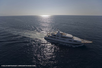 28 07 2007 - St Jean Cap Ferrat - SuperYachts - Motor Yachts - Hampshire